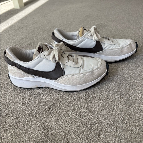 Nike Women’s Waffle Debut - Brown - size 7 - Picture 5 of 9